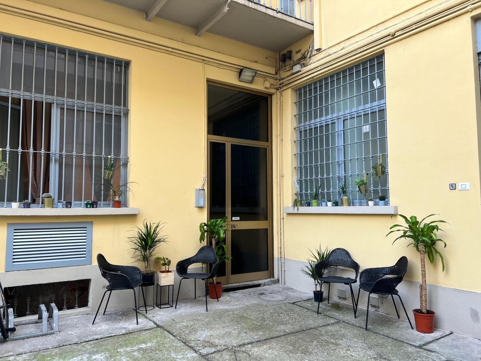 Regina Milano In Porta Romana 3 - Sky Tv, Wifi & Breakfast Box Milão Exterior foto